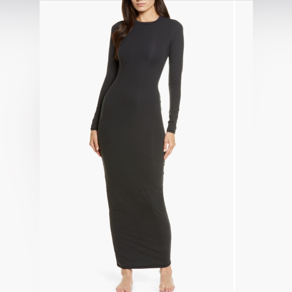 Skims fits everybody crew neck long sleeve dress worn once